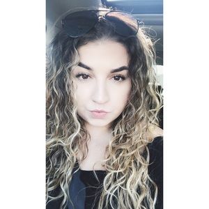 Meet your Posher, Victoria